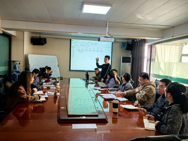 深化理論學(xué)習(xí)，淬煉實(shí)踐能力